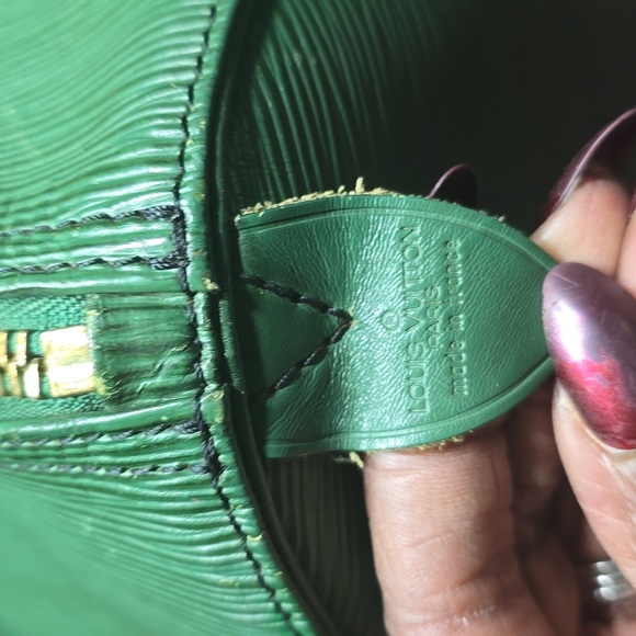 Louis vuitton epi duffle bag - Picture 6 of 12